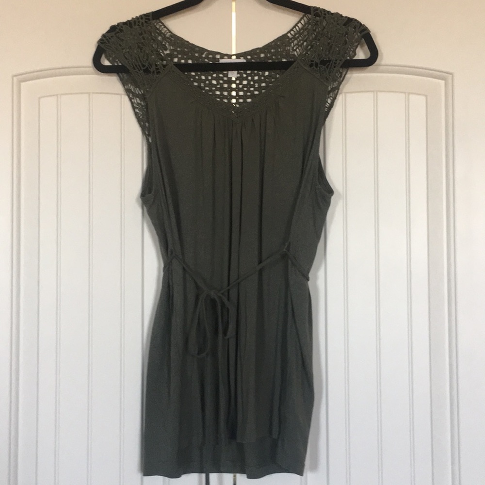 A Pea In The Pod Maternity Top